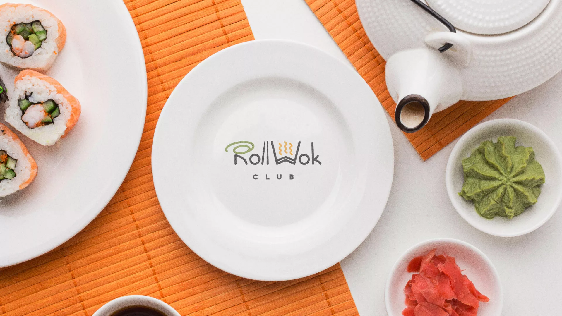 Разработка логотипа и фирменного стиля суши-бара «Roll Wok Club» в Усмани